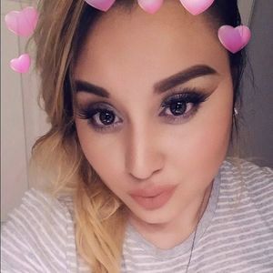 Meet your Posher, Gloria